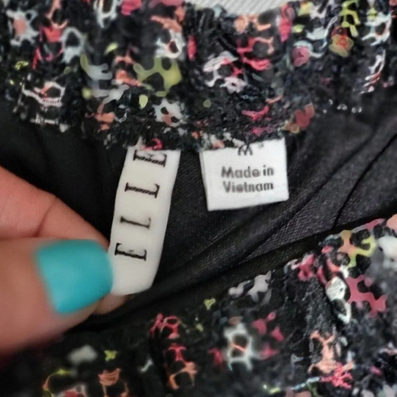 WOMENS | Elle Mini Floral Skirt with Banded Waist and Lace Overlay | Size Medium - Picture 7 of 8